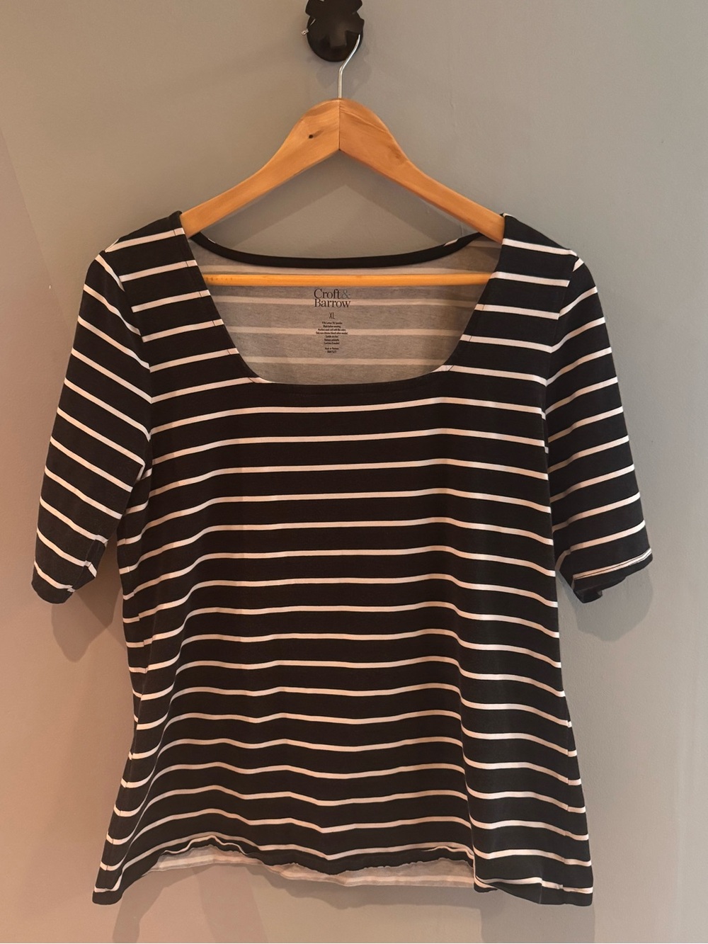 croft & barrow Black and White Striped Scoop Neck Short Sleeve Top